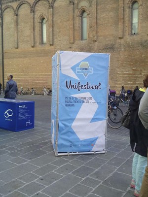 Il totem di Piazza Trento-Trieste 